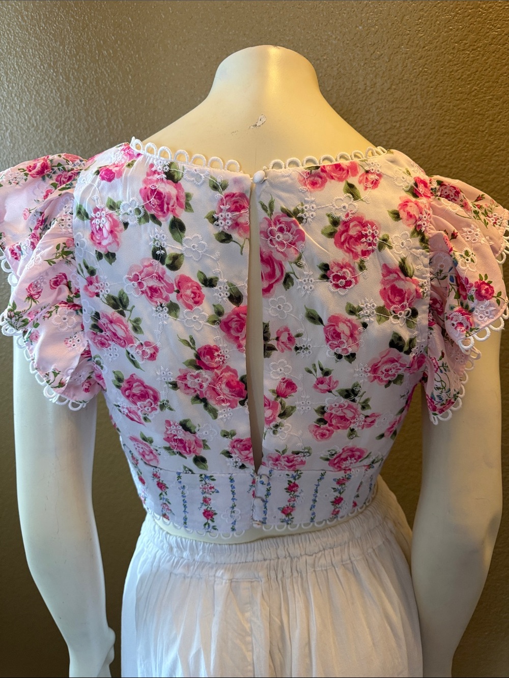 Altar'd State Pink Floral Lace-Trim Cropped V-Neck Top - Picture 2 of 4